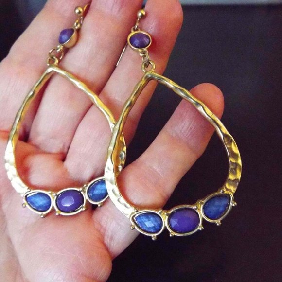 HUGE TEARDROP W/ SHADES OF BLUE & PURPLE FAUX GEMS PIERCED GOLDEN EARRINGS 64 - Picture 2 of 2